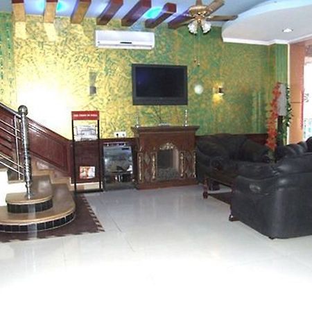 Hotel Raunak International New Delhi Interiør billede