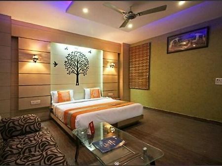 Hotel Raunak International New Delhi Eksteriør billede