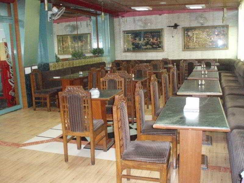 Hotel Raunak International New Delhi Eksteriør billede