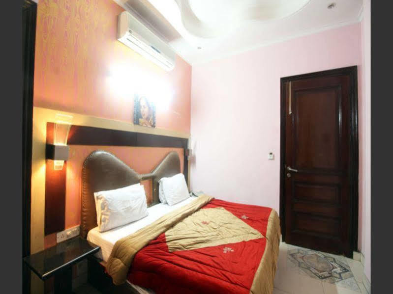 Hotel Raunak International New Delhi Eksteriør billede